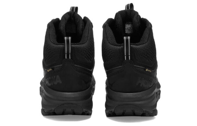 Challenger Mid Gore-tex ’Triple Black’