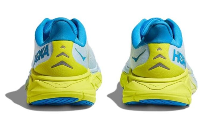 HOKA Arahi 6 ’Isvatten’