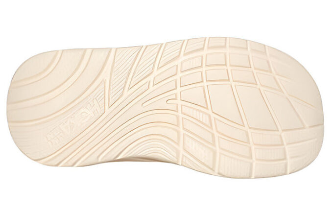 HOKA x FP Movement ’ORA’
